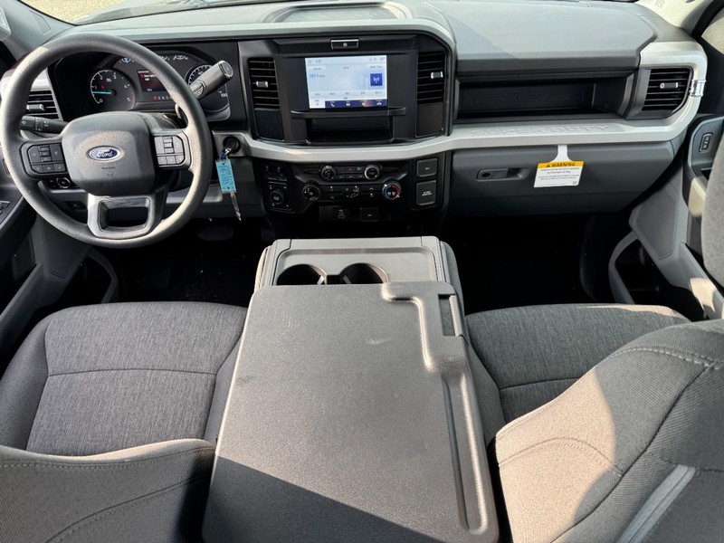 Ford Super Duty F-250 SRW Vehicle Image 07