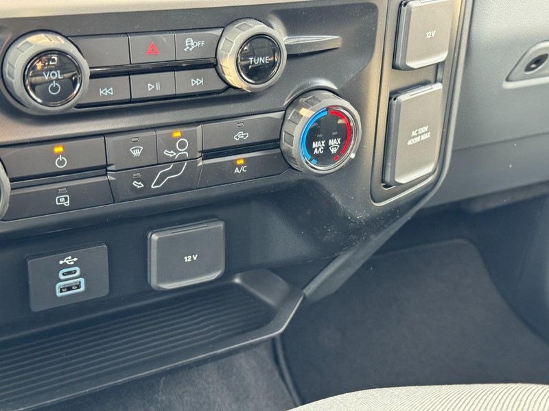 Ford Super Duty F-250 SRW Vehicle Image 17