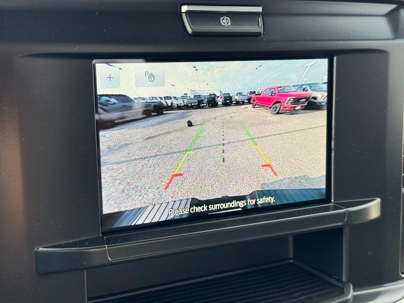 Ford Super Duty F-250 SRW Vehicle Image 18