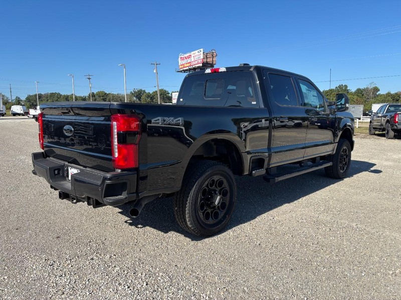 Ford Super Duty F-350 SRW Vehicle Image 03