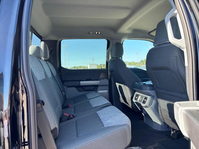 Ford Super Duty F-350 SRW Vehicle Image 05