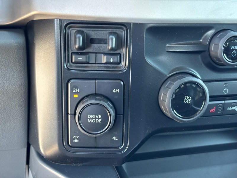 Ford Super Duty F-350 SRW Vehicle Image 19