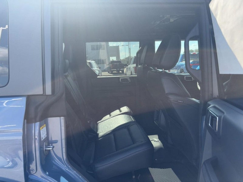 Ford Bronco Vehicle Image 05