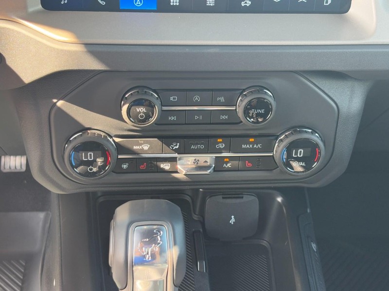 Ford Bronco Vehicle Image 18