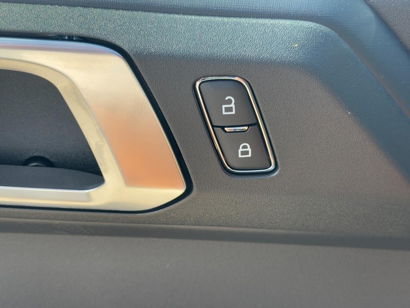 Ford Bronco Vehicle Image 19
