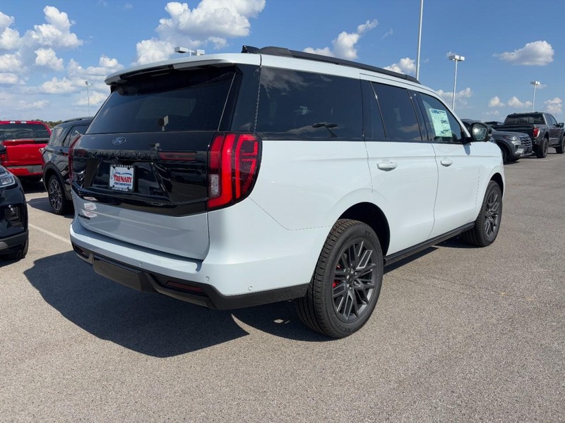 Ford Expedition Vehicle Image 03