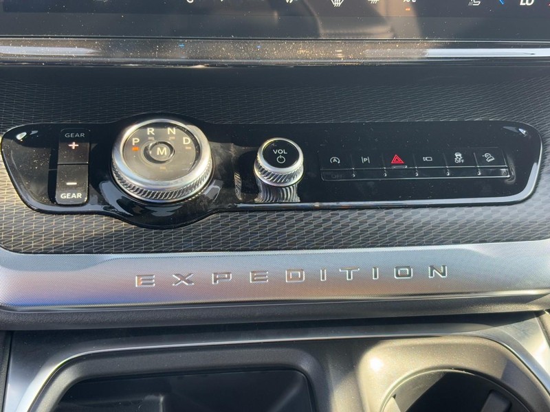 Ford Expedition Vehicle Image 20