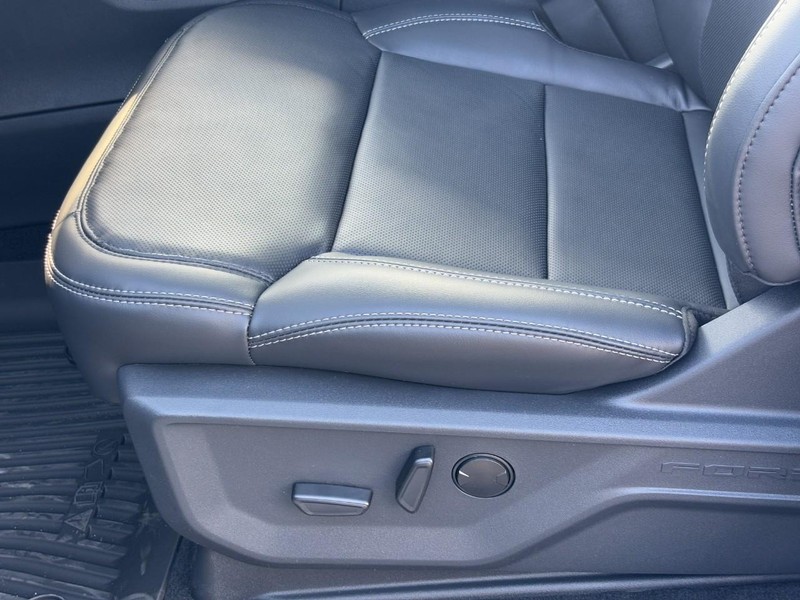 Ford Expedition Vehicle Image 23