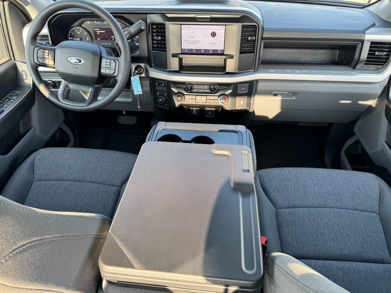 Ford Super Duty F-250 SRW Vehicle Image 07