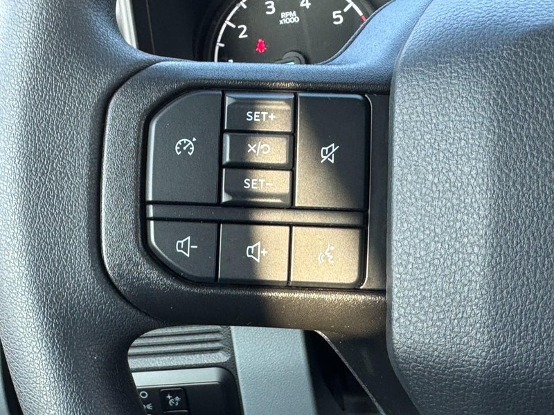 Ford Super Duty F-250 SRW Vehicle Image 14