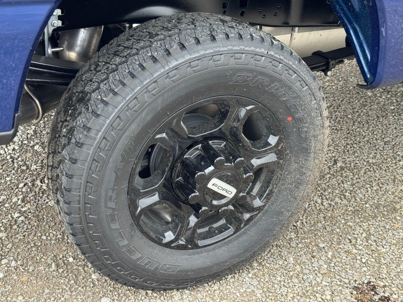 Ford Super Duty F-250 SRW Vehicle Image 04