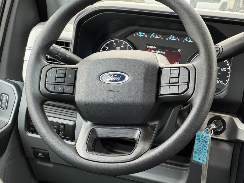 Ford Super Duty F-250 SRW Vehicle Image 07