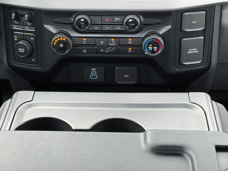 Ford Super Duty F-250 SRW Vehicle Image 09