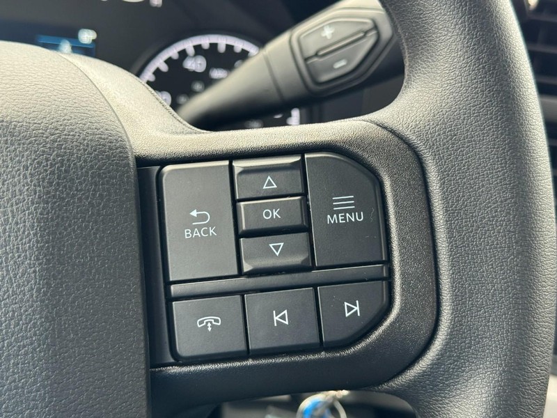 Ford Super Duty F-250 SRW Vehicle Image 14