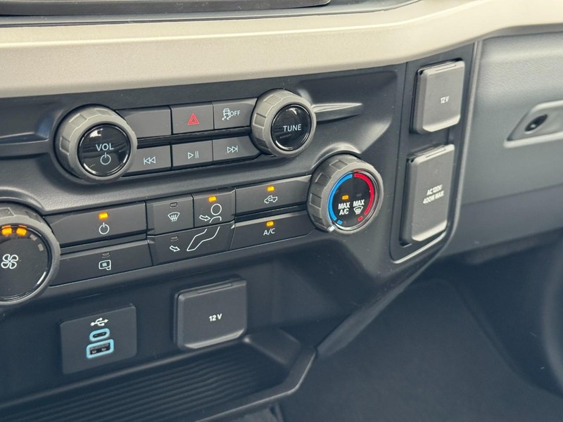 Ford Super Duty F-250 SRW Vehicle Image 16