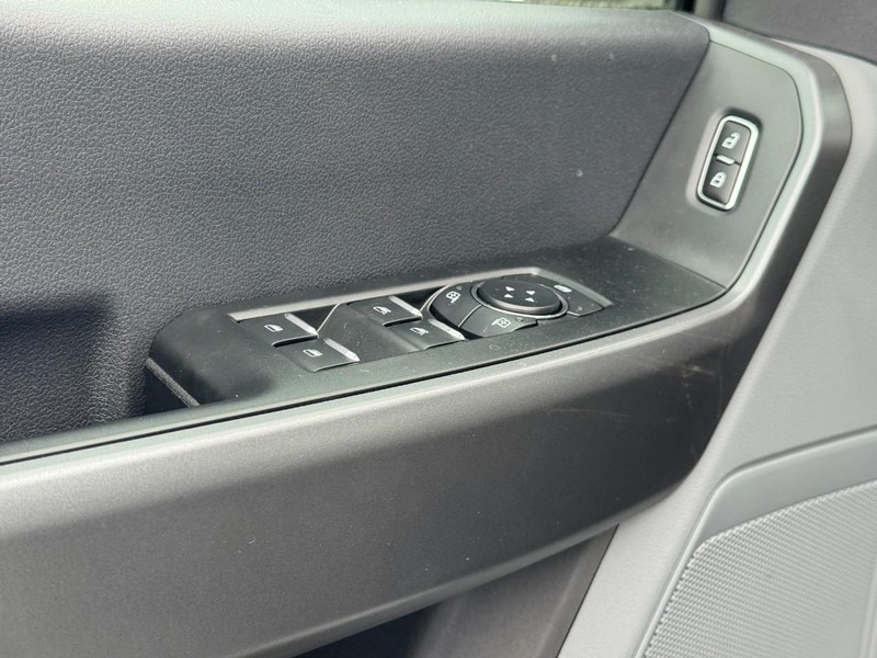 Ford Super Duty F-250 SRW Vehicle Image 11