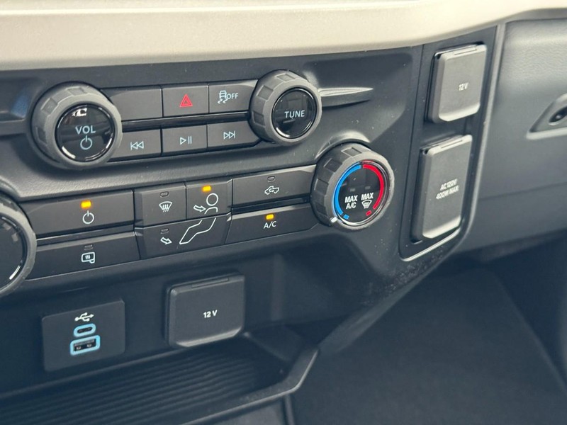 Ford Super Duty F-250 SRW Vehicle Image 16