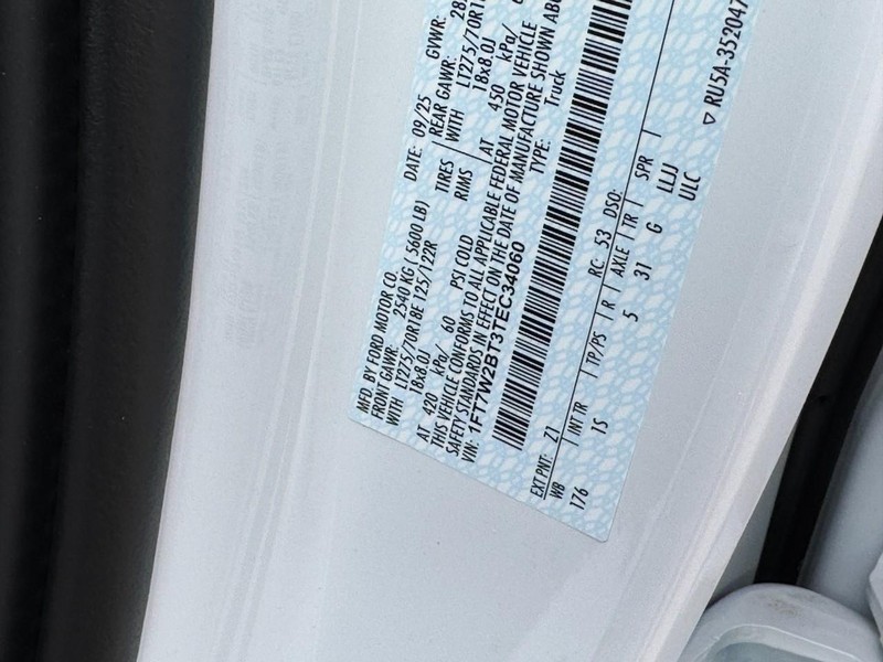 Ford Super Duty F-250 SRW Vehicle Image 19