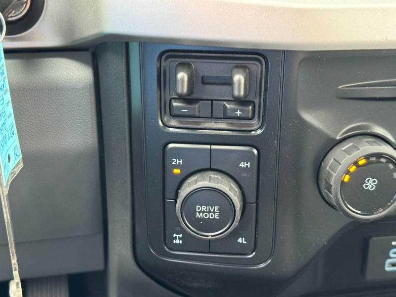 Ford Super Duty F-350 SRW Vehicle Image 16