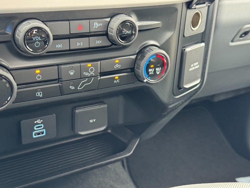 Ford Super Duty F-350 SRW Vehicle Image 17