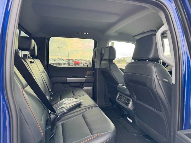 Ford Super Duty F-350 SRW Vehicle Image 06