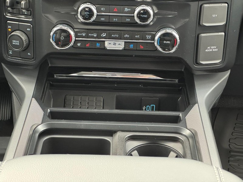 Ford Super Duty F-350 SRW Vehicle Image 10