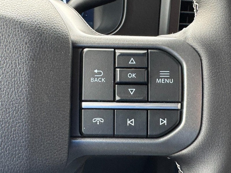 Ford Super Duty F-350 SRW Vehicle Image 16