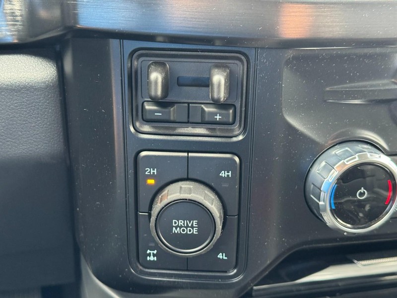 Ford Super Duty F-350 SRW Vehicle Image 17