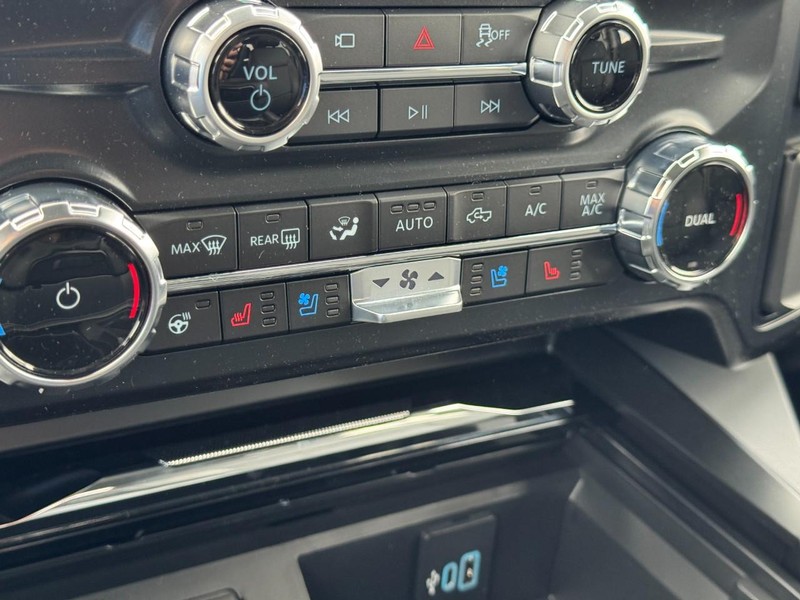 Ford Super Duty F-350 SRW Vehicle Image 18