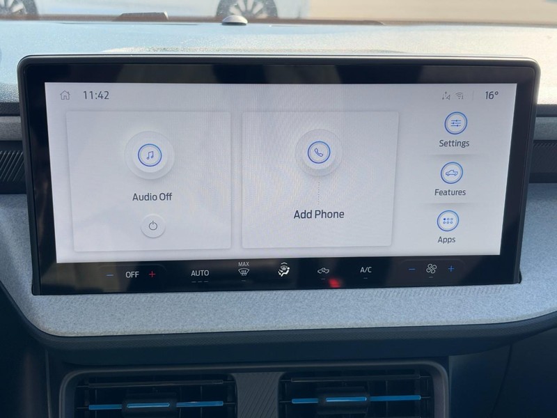 Ford Maverick Vehicle Image 15