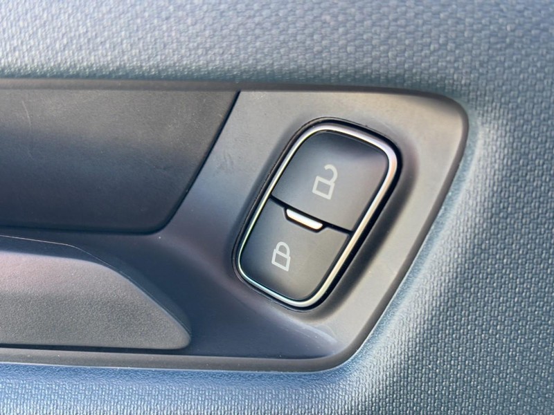 Ford Maverick Vehicle Image 19