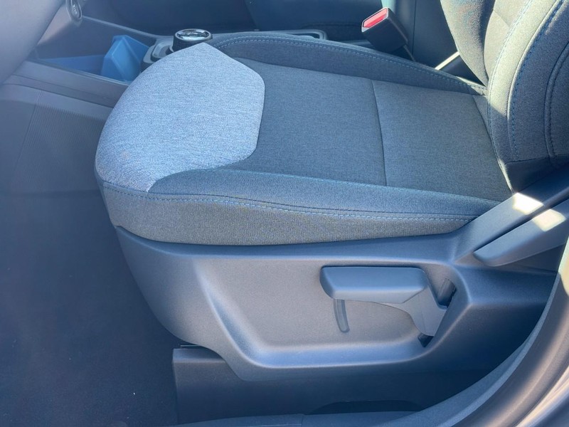 Ford Maverick Vehicle Image 20