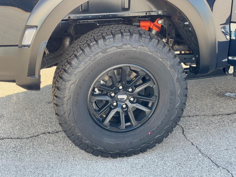 Ford F-150 Vehicle Full-screen Gallery Image 4