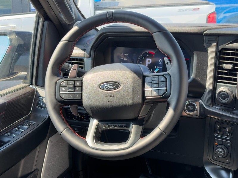 Ford F-150 Vehicle Full-screen Gallery Image 7