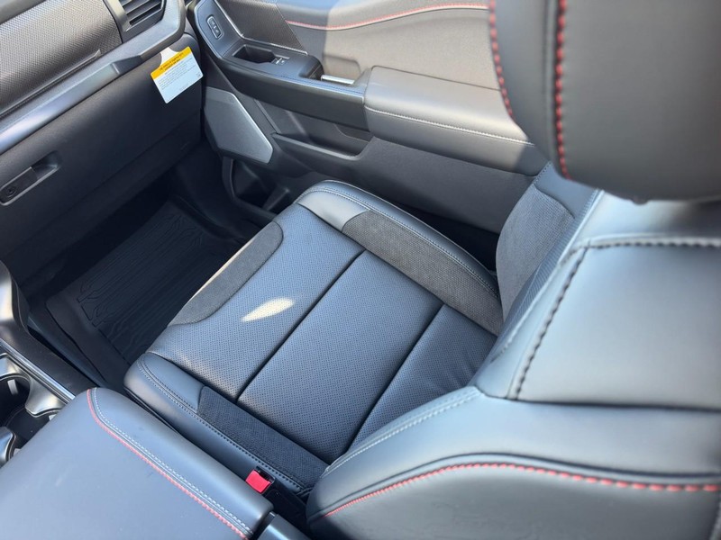 Ford F-150 Vehicle Full-screen Gallery Image 10