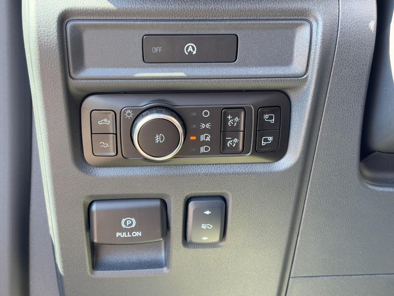 Ford F-150 Vehicle Full-screen Gallery Image 11