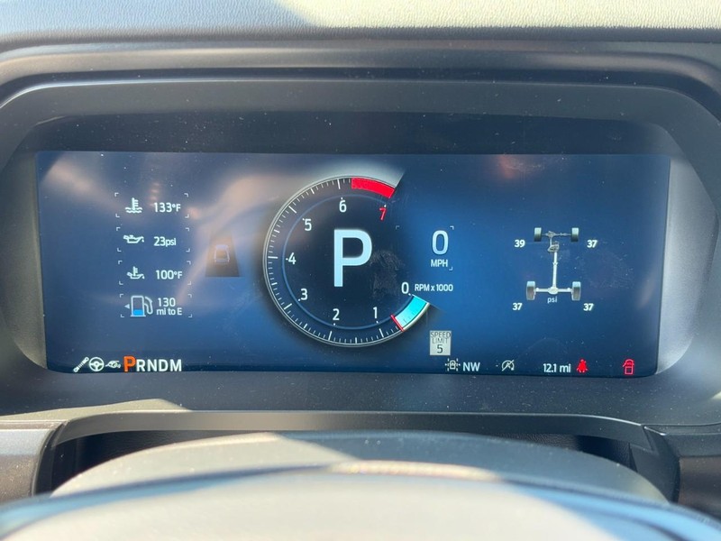 Ford F-150 Vehicle Full-screen Gallery Image 14