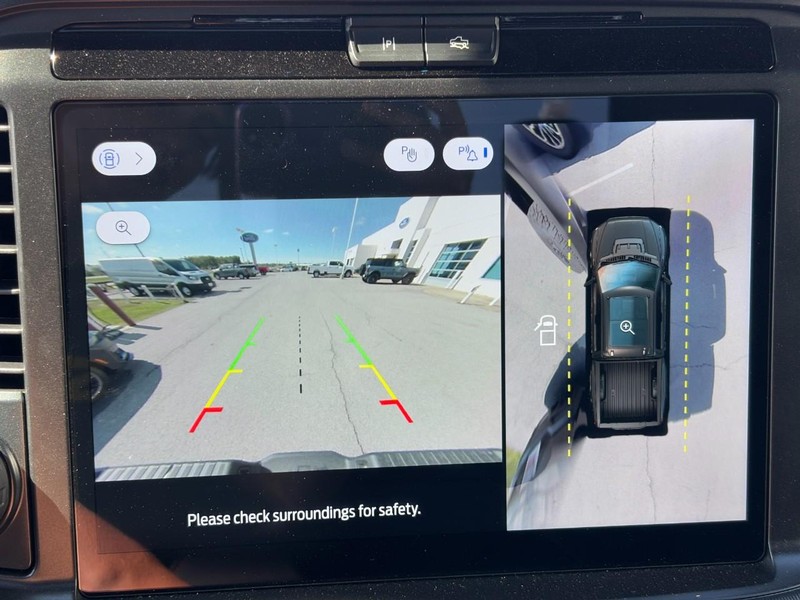 Ford F-150 Vehicle Full-screen Gallery Image 16