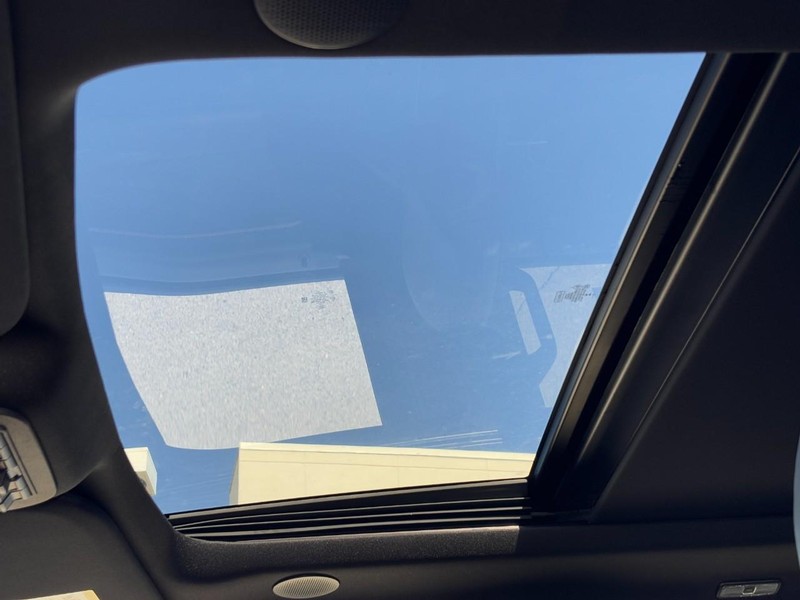 Ford F-150 Vehicle Full-screen Gallery Image 22