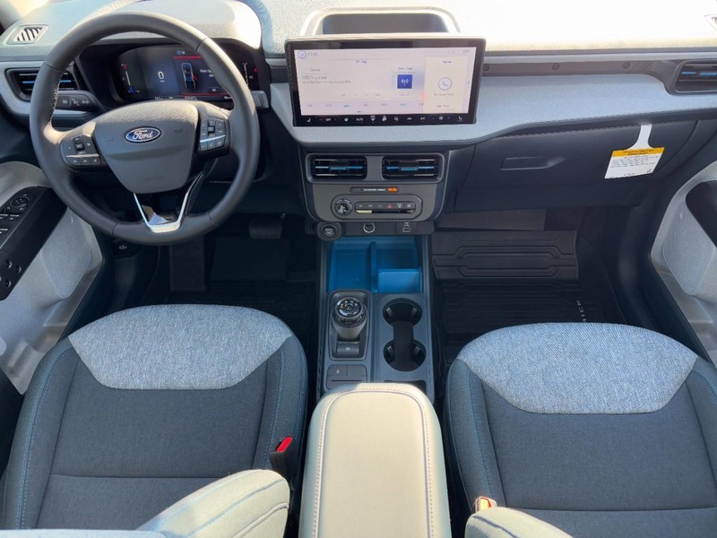 Ford Maverick Vehicle Full-screen Gallery Image 6