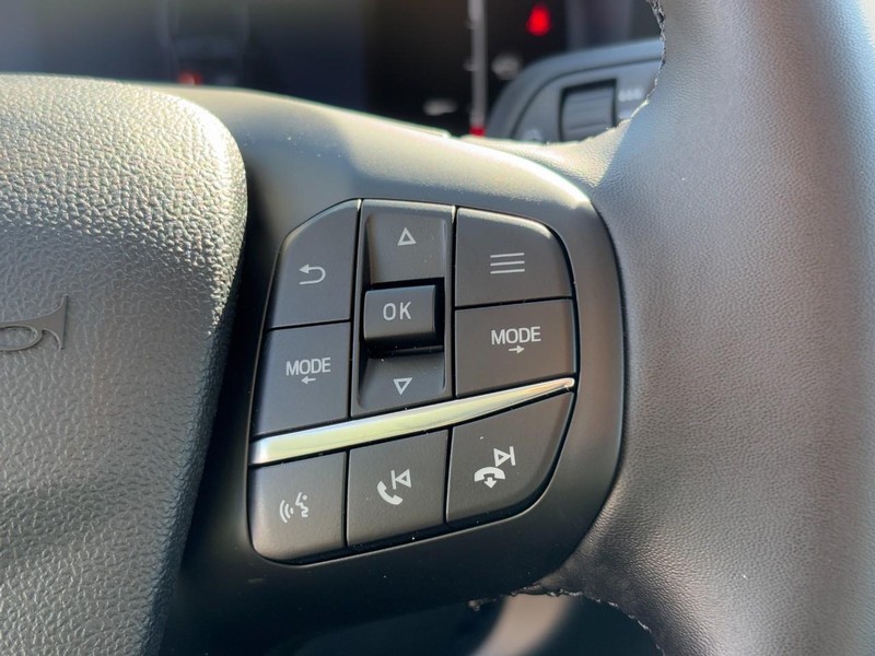 Ford Maverick Vehicle Full-screen Gallery Image 13