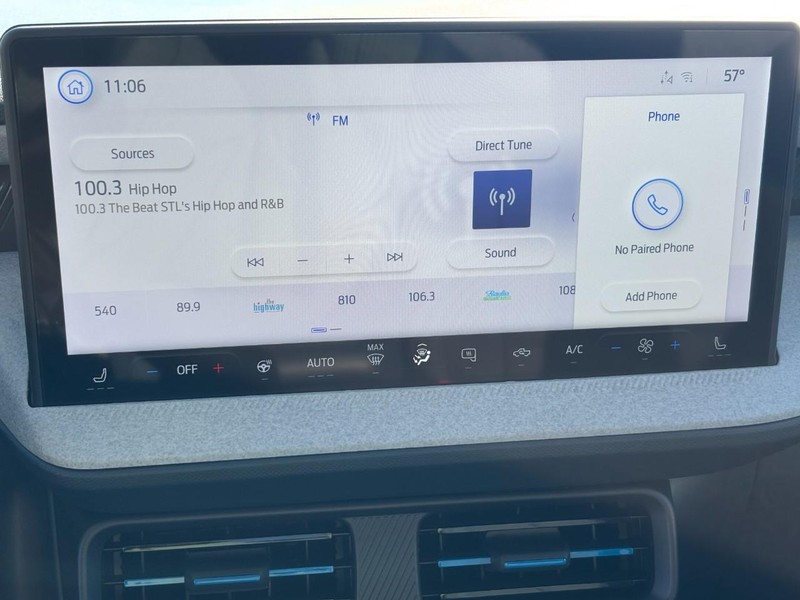 Ford Maverick Vehicle Full-screen Gallery Image 15