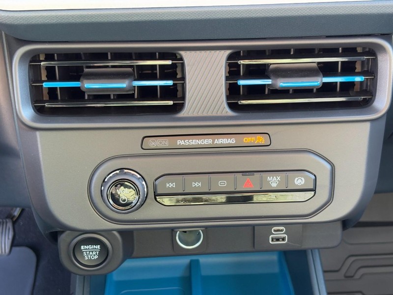 Ford Maverick Vehicle Full-screen Gallery Image 17