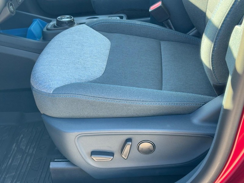 Ford Maverick Vehicle Full-screen Gallery Image 20