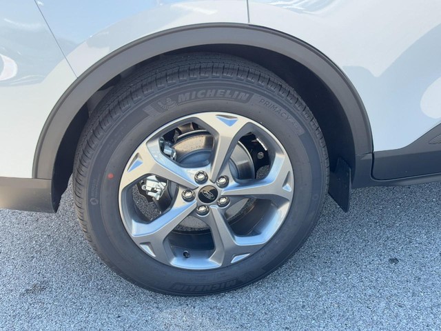 Ford Escape Vehicle Image 04