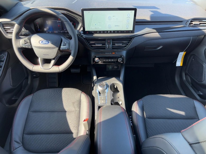 Ford Escape Vehicle Full-screen Gallery Image 6