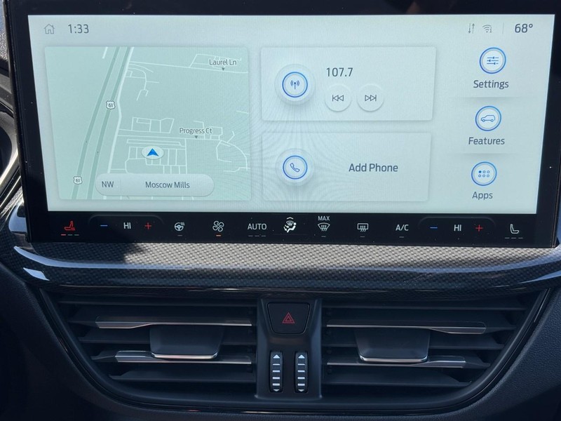 Ford Escape Vehicle Full-screen Gallery Image 8