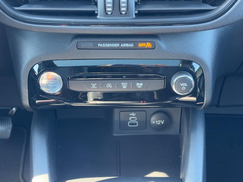 Ford Escape Vehicle Full-screen Gallery Image 9