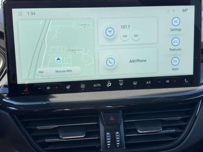 Ford Escape Vehicle Full-screen Gallery Image 15