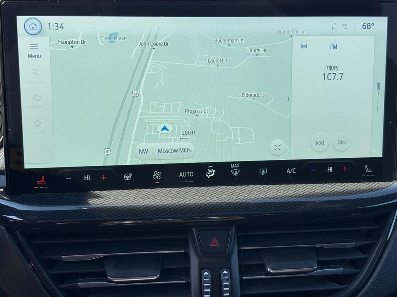 Ford Escape Vehicle Full-screen Gallery Image 17